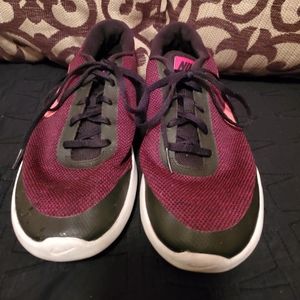 Nike tennis shoes Flex Experience Rn7 size 11